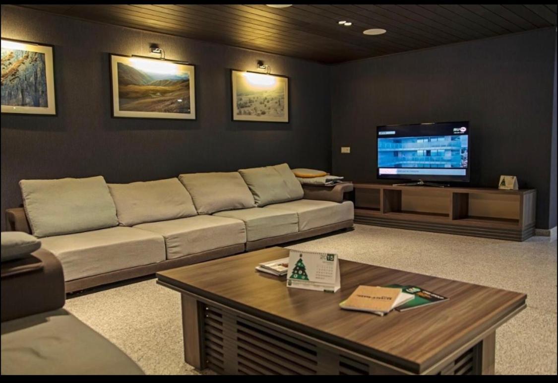 Orbi Palace, Room 536 บาคูเรียนี ภายนอก รูปภาพ